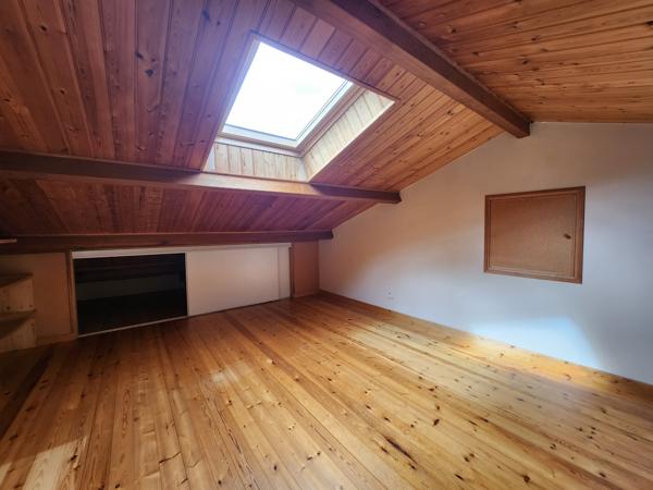 Sainte-Gemme-la-Plaine (85400) Maison plain-pied 4 chambres et garage