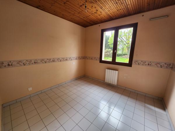 Sainte-Gemme-la-Plaine (85400) Maison plain-pied 4 chambres et garage