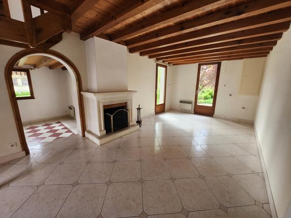 Sainte-Gemme-la-Plaine (85400) Maison plain-pied 4 chambres et garage