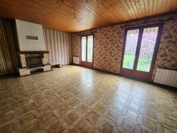Sainte-Gemme-la-Plaine (85400) Maison plain-pied 4 chambres et garage