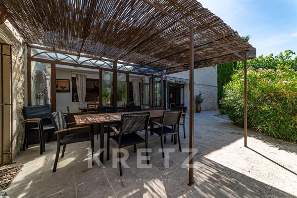 Mas de charme au cœur de la Provence ; 5 chambres, piscine, hangar