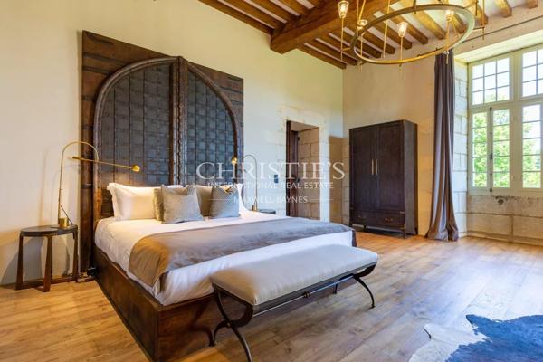 A vendre – Magnifique château entièrement rénové en Dordogne