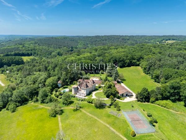 A vendre – Magnifique château entièrement rénové en Dordogne