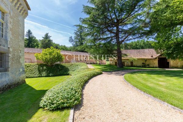 A vendre – Magnifique château entièrement rénové en Dordogne