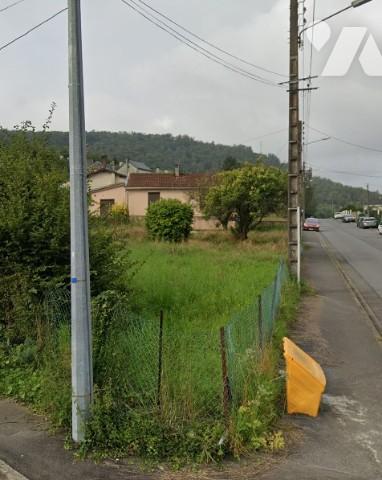 Maison à usage d'habitation de plain pied située à REVIN (08500), 652 avenue Vincent Auriol