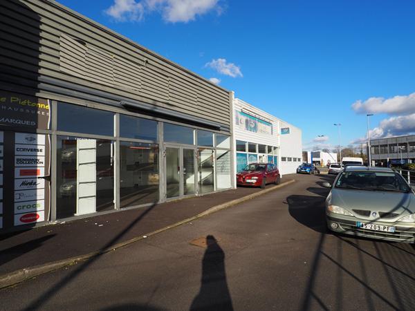 Local commercial de 81m² face au Leclerc et Mac Donald"s , Le relecq kerhuon