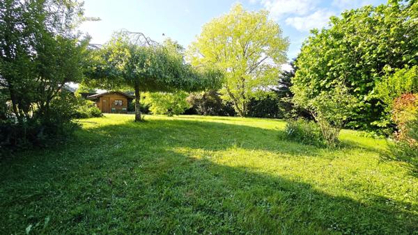 Jolie Maison d'architecte au calme avec grand terrain !
