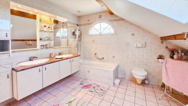 Jolie Maison d'architecte au calme avec grand terrain !