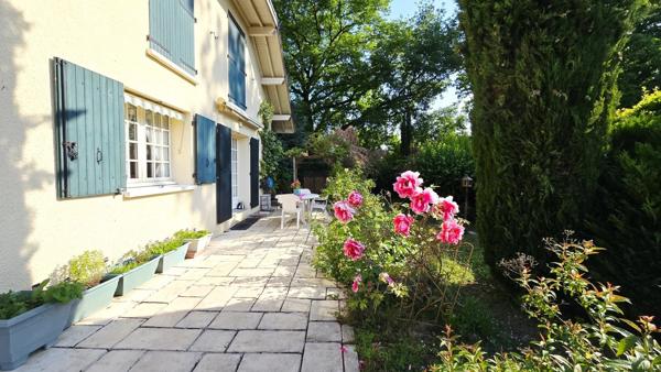 Jolie Maison d'architecte au calme avec grand terrain !