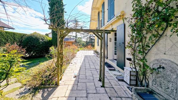 Jolie Maison d'architecte au calme avec grand terrain !