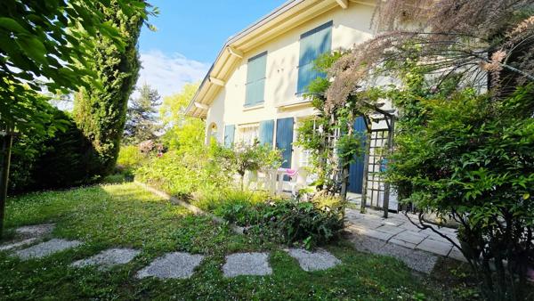 Jolie Maison d'architecte au calme avec grand terrain !