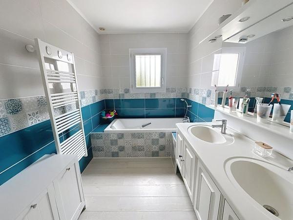 Maison St Jean Des Mauvrets 155m²