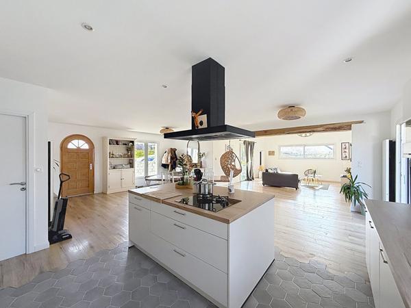 Maison St Jean Des Mauvrets 155m²