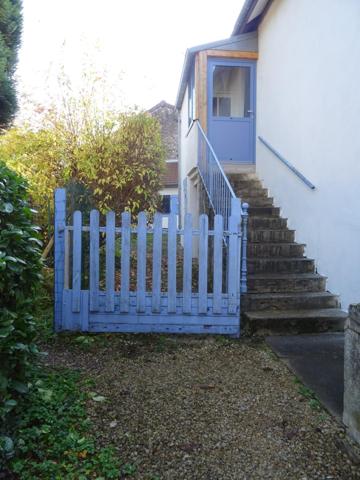 Au port du canal de Chagny avec accés dependance pour Airbnb