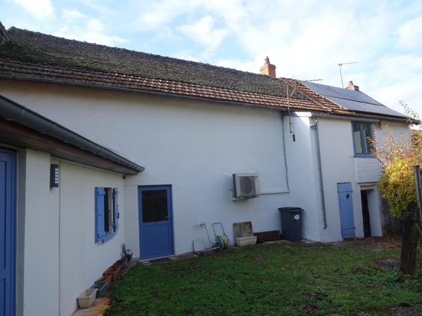 Au port du canal de Chagny avec accés dependance pour Airbnb