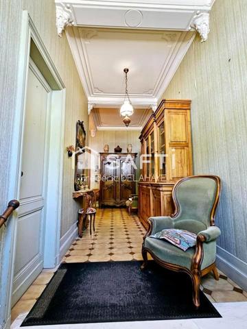 Maison de Maîtres de 198 m² - 4 chambres.