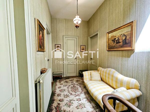 Maison de Maîtres de 198 m² - 4 chambres.