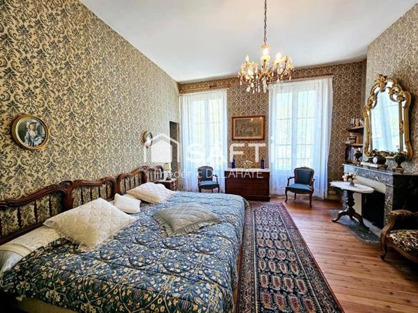 Maison de Maîtres de 198 m² - 4 chambres.