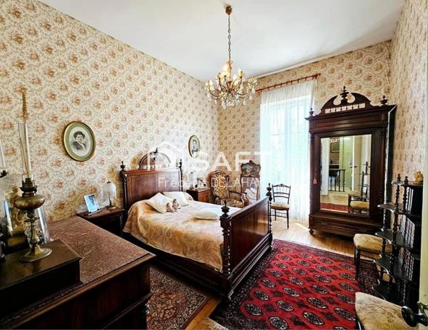 Maison de Maîtres de 198 m² - 4 chambres.