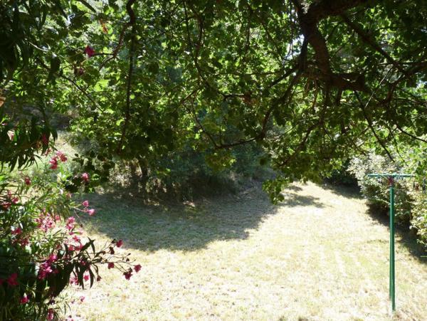Ste Tulle, à Costebelle, terrain viabilisé de 854 m²