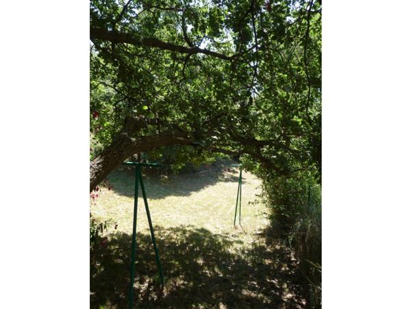 Ste Tulle, à Costebelle, terrain viabilisé de 854 m²