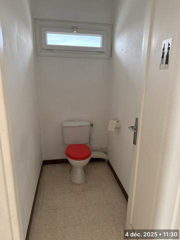 Montpellier (34000) Dernier étage – 97 m² – Traversant Est/Ouest – Terrasse – Parking – Calme côté arbres