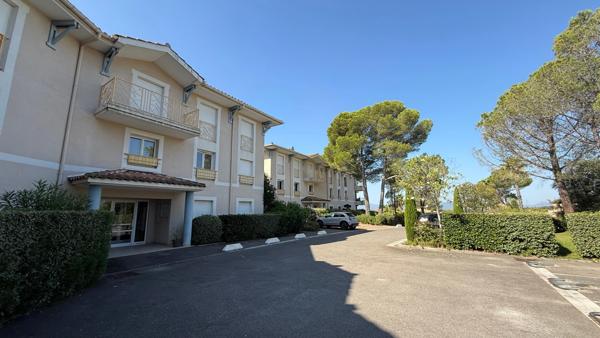 Appartement à vendre 2 pièces parking privé SAINT RAPHAEL (83)