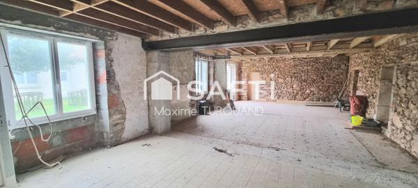 Maison d'habitation à rénover 240m² possible ( 3/4 chambres) + dépendance.