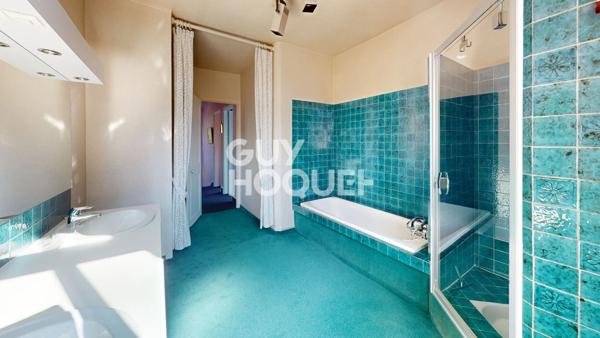 Élégante Maison Bourgeoise à Malaunay, Vue sur la Rivière