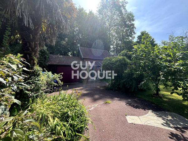 Élégante Maison Bourgeoise à Malaunay, Vue sur la Rivière