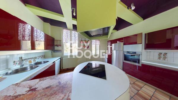 Élégante Maison Bourgeoise à Malaunay, Vue sur la Rivière