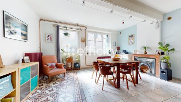 Appartement
         7 pièces
        - 152 m² 265 000 € *