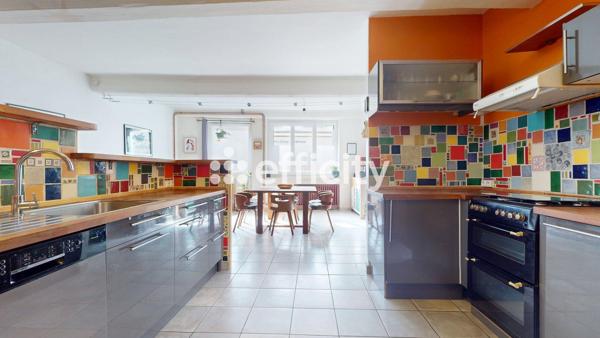 Appartement
         7 pièces
        - 152 m² 265 000 € *