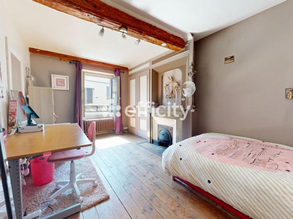 Appartement
         7 pièces
        - 152 m² 265 000 € *