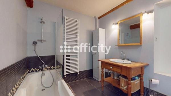 Appartement
         7 pièces
        - 152 m² 265 000 € *
