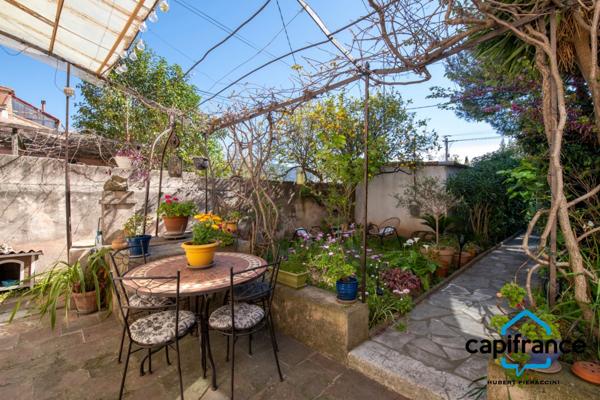 Maison individuelle mitoyenne de 75 m2 prêt à vivre Expo Sud terrain 235m2 Garage.