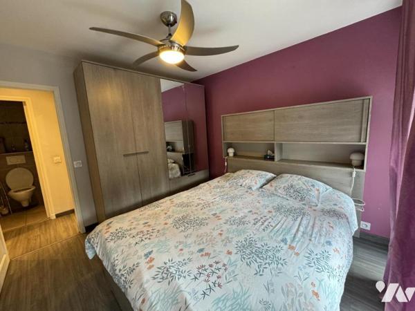 Golfe Juan  Résidence de standing et au calme grand 2 pièces entièrement rénové avec cave et parking