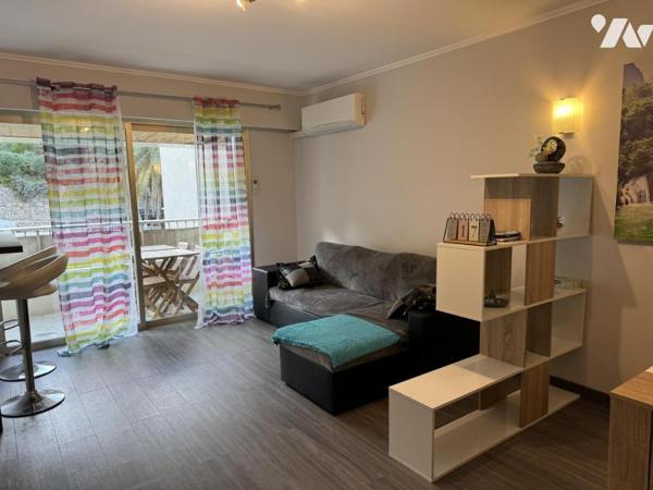 Golfe Juan  Résidence de standing et au calme grand 2 pièces entièrement rénové avec cave et parking