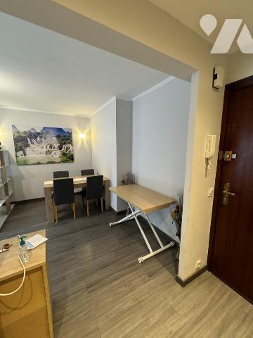 Golfe Juan  Résidence de standing et au calme grand 2 pièces entièrement rénové avec cave et parking