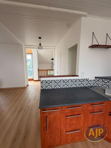 Location appartement Guegon : 750 € - AJP Immobilier Plumelec