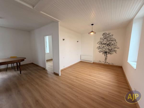 Location appartement Guegon : 750 € - AJP Immobilier Plumelec
