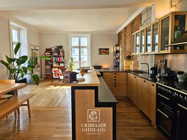 T4 de 110 m² ( 3 chambres ) – Charme de l’ancien rénové – Quartier Graslin, Nantes