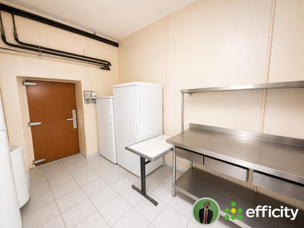 Fonds De Commerce
        
        - 93 m² Exclusivité 66 000 € *