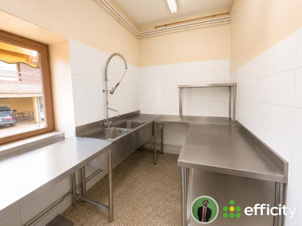 Fonds De Commerce
        
        - 93 m² Exclusivité 66 000 € *