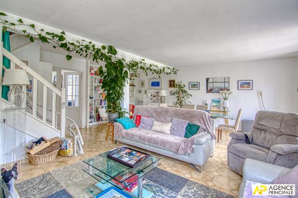 Maison Saint Germain En Laye 9 pièce(s) €1 100 000 ** - Référence 14912