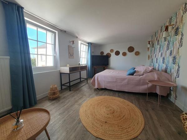 Rare sur le marché, Maison de caractère avec dépendances