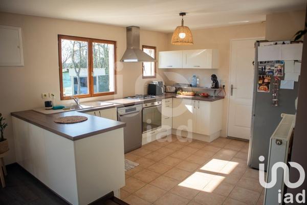 Maison 5 pièces de 135 m² à Grisy-Suisnes (77166)