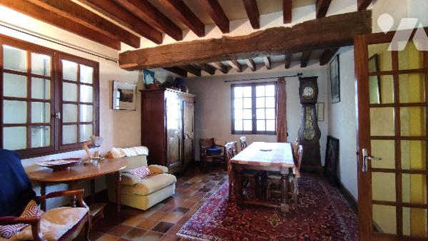 MAISON FAMILIALE 5 CHAMBRES AVEC VASTE SOUS SOL, TERRASSE ET GRAND TERRAIN