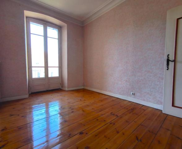 A Vendre: Centre ville 4chb, salon, salle à Manger