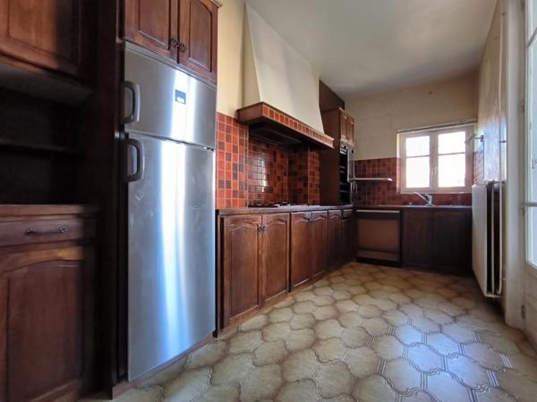 A Vendre: Centre ville 4chb, salon, salle à Manger